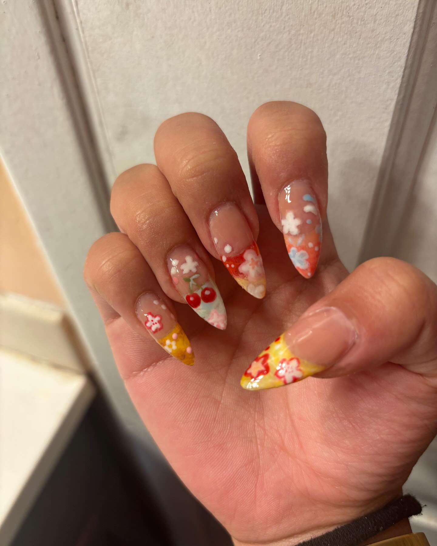 🌞🌈 #nails