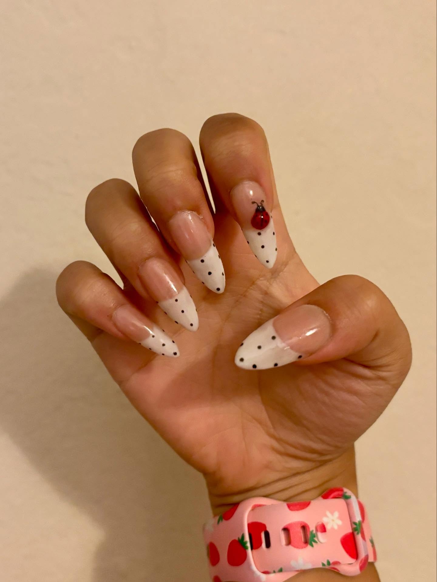 Ladybug polka dot nails #ladybugnails #polkadotnails #nails